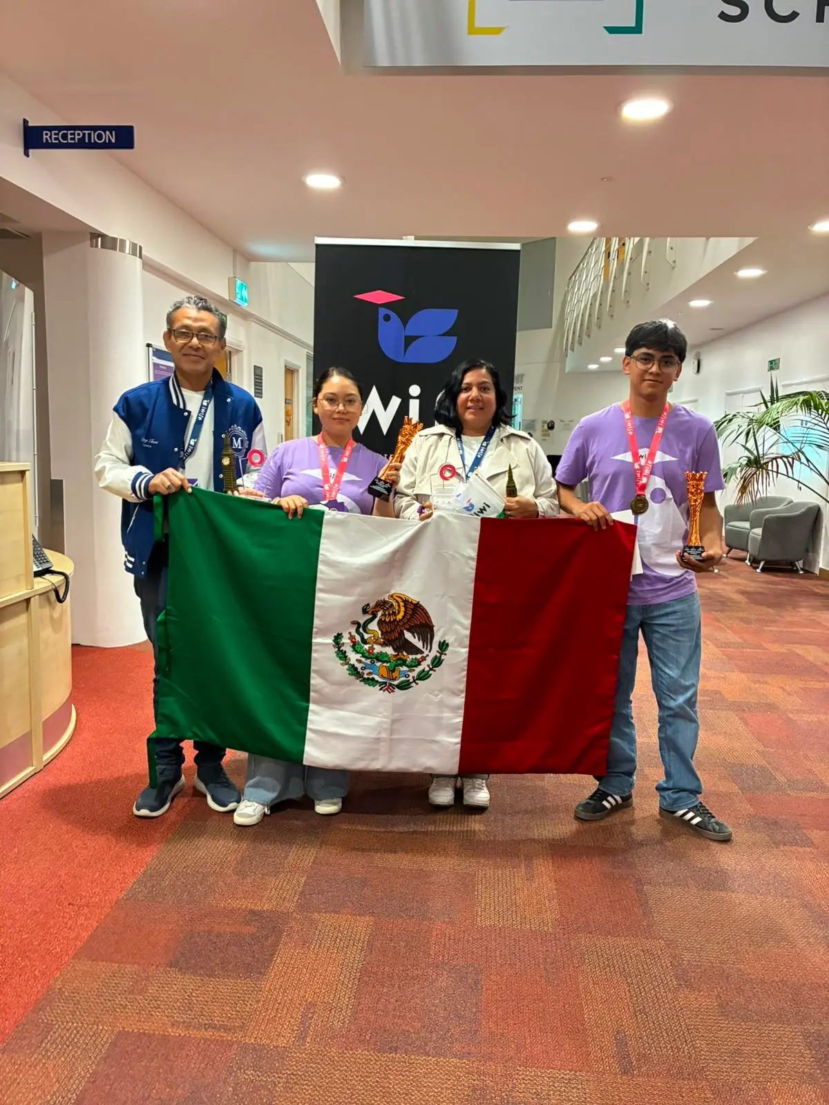 Equipo con la Bandera de México